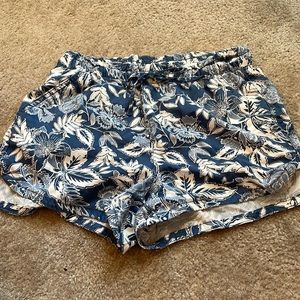 American Eagle Floral shorts